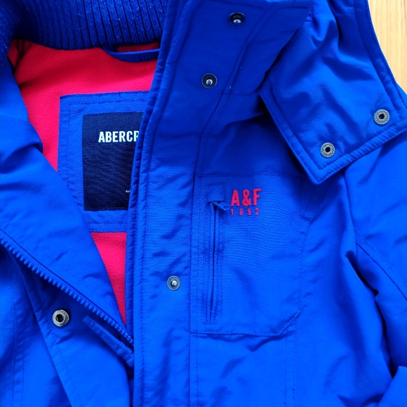 ๐2/$15๐ Abercrombie & Fitch Royal Blue Jacket with Red Embroidery Lining - Picture 4 of 8